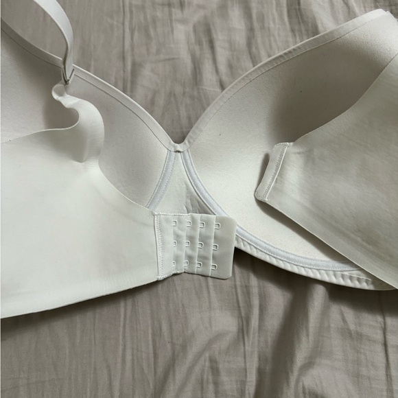 White Bra - Picture 2 of 3